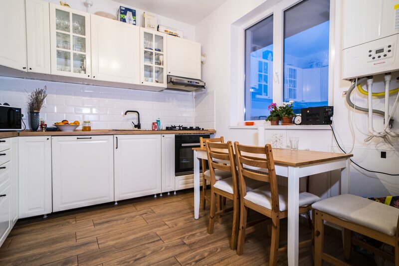 Domnesti, Tudor Vladimirescu, inchiriere casa 4 camere, utilitati acces STB